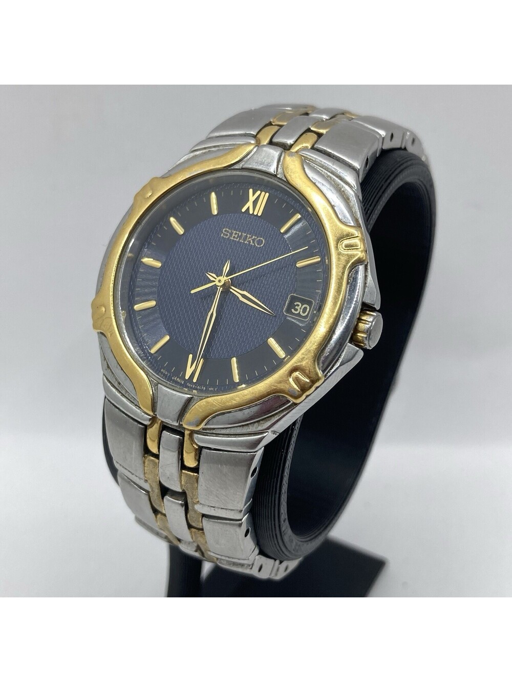 Vintage Seiko 7N42-6C10 Two Tone Mens Quartz Watch Textured Blue Dial Date Runs